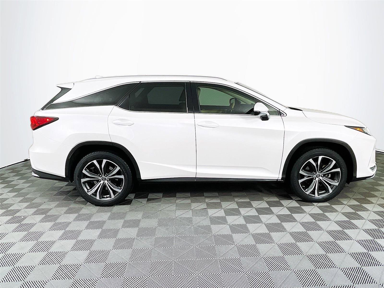 Used 2020 Lexus RX 350L FWD w/ Premium Package image 10
