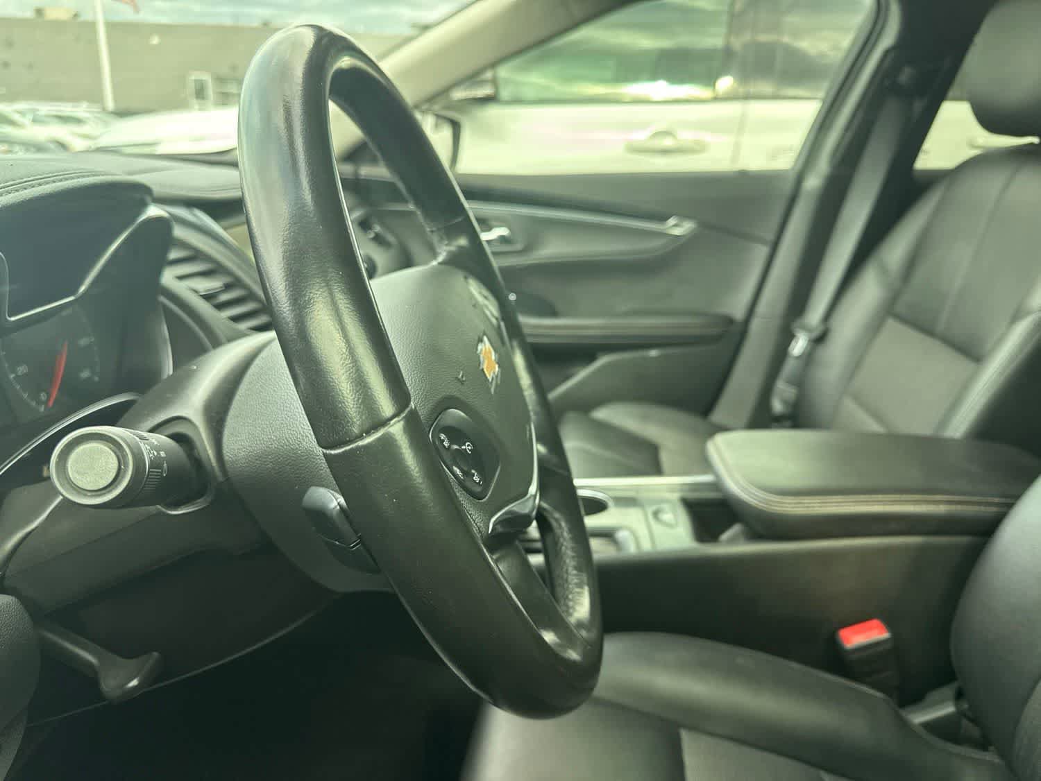 Used 2019 Chevrolet Impala LT FWD image 32