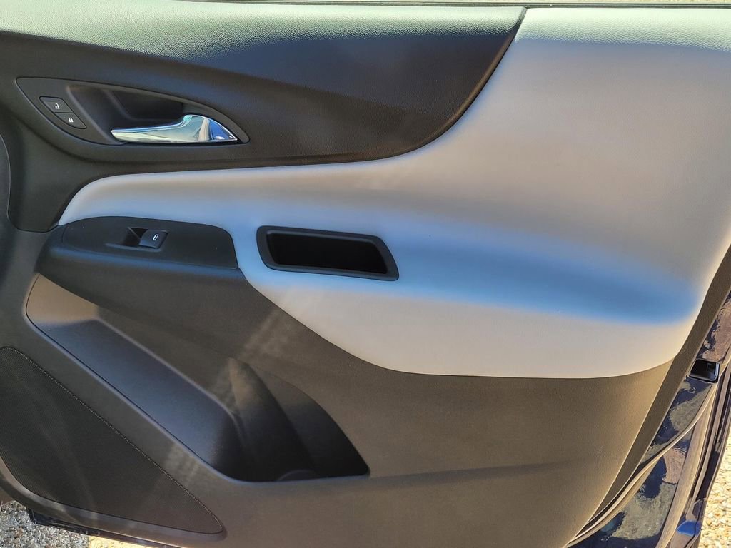 Used 2022 Chevrolet Equinox LS image 10