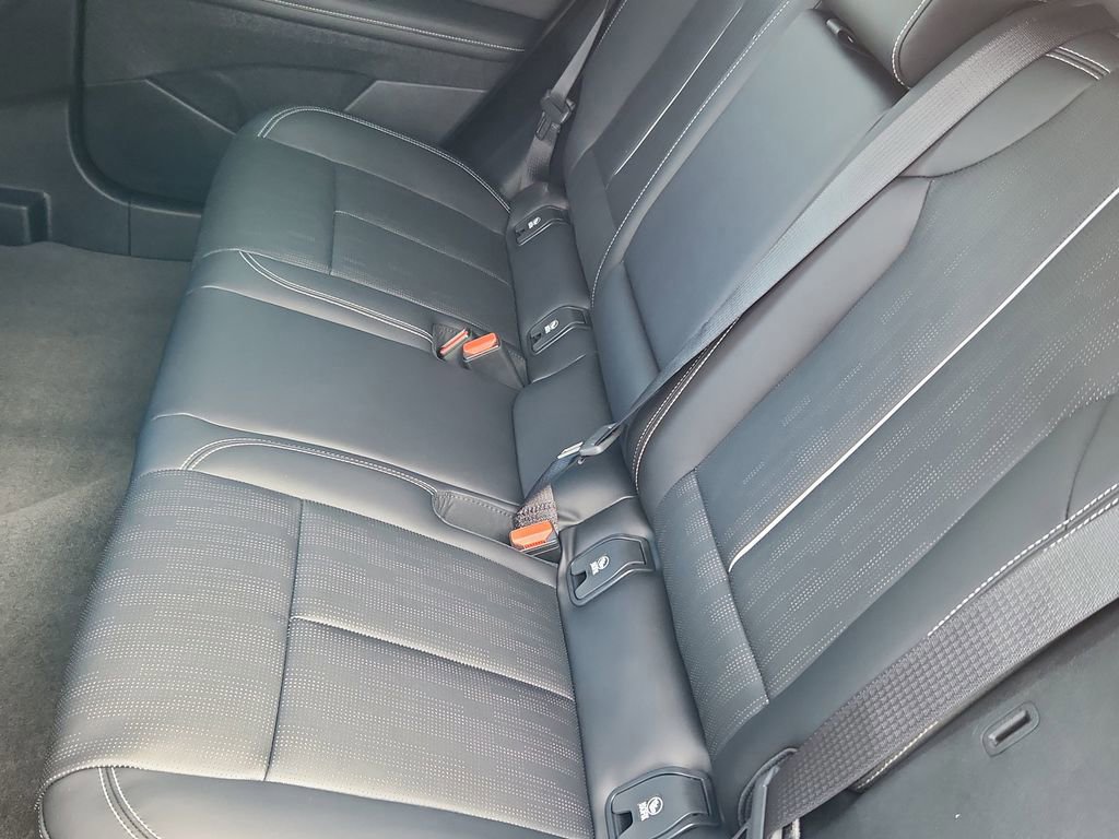 New 2026 Cadillac Optiq Luxury 2 image 19