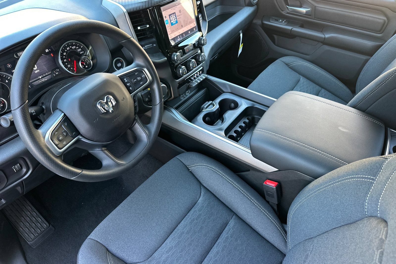 New 2026 RAM 1500 Express AWD/4WD image 9