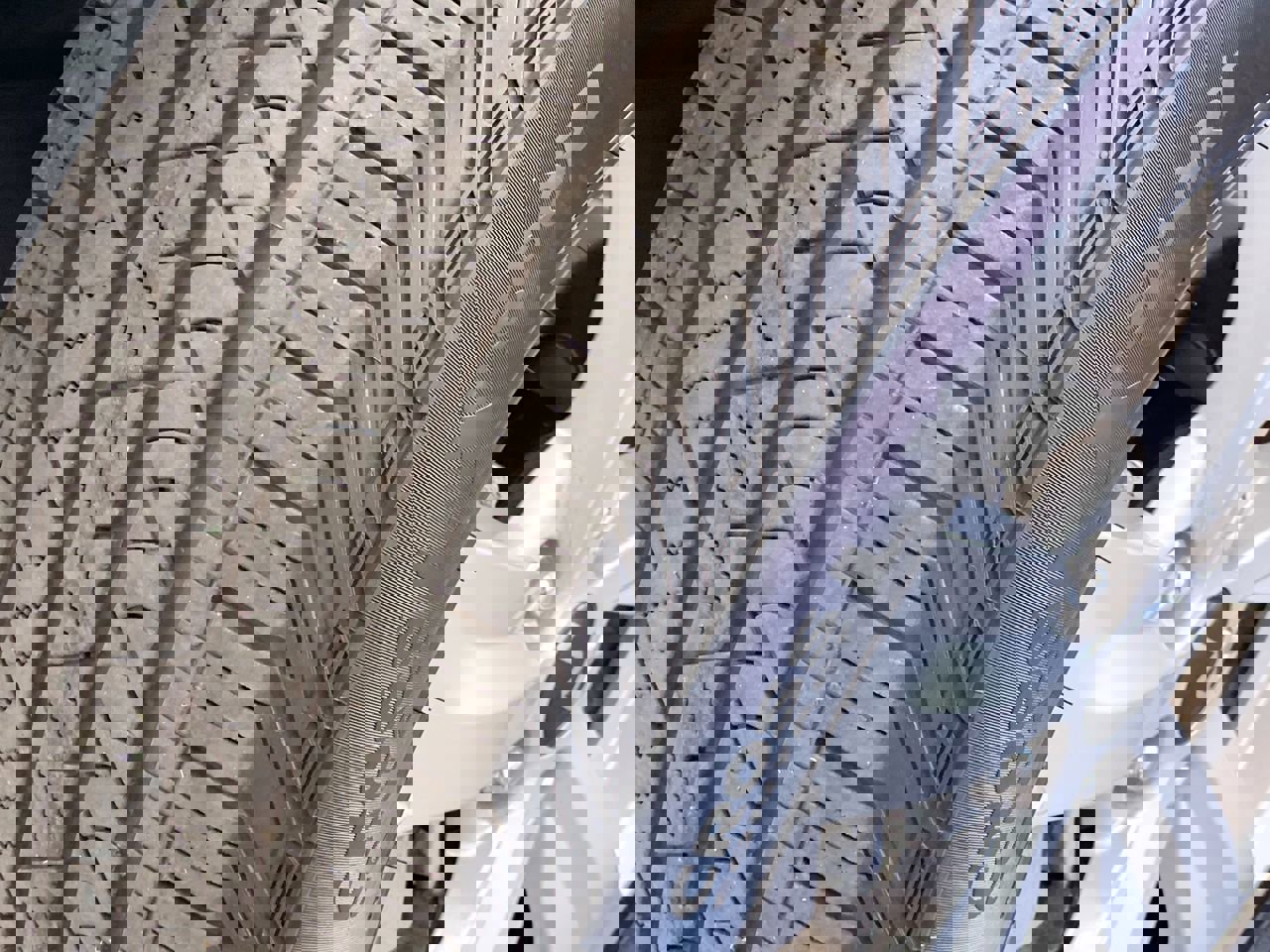 Certified 2025 Kia Sorento LX image 13