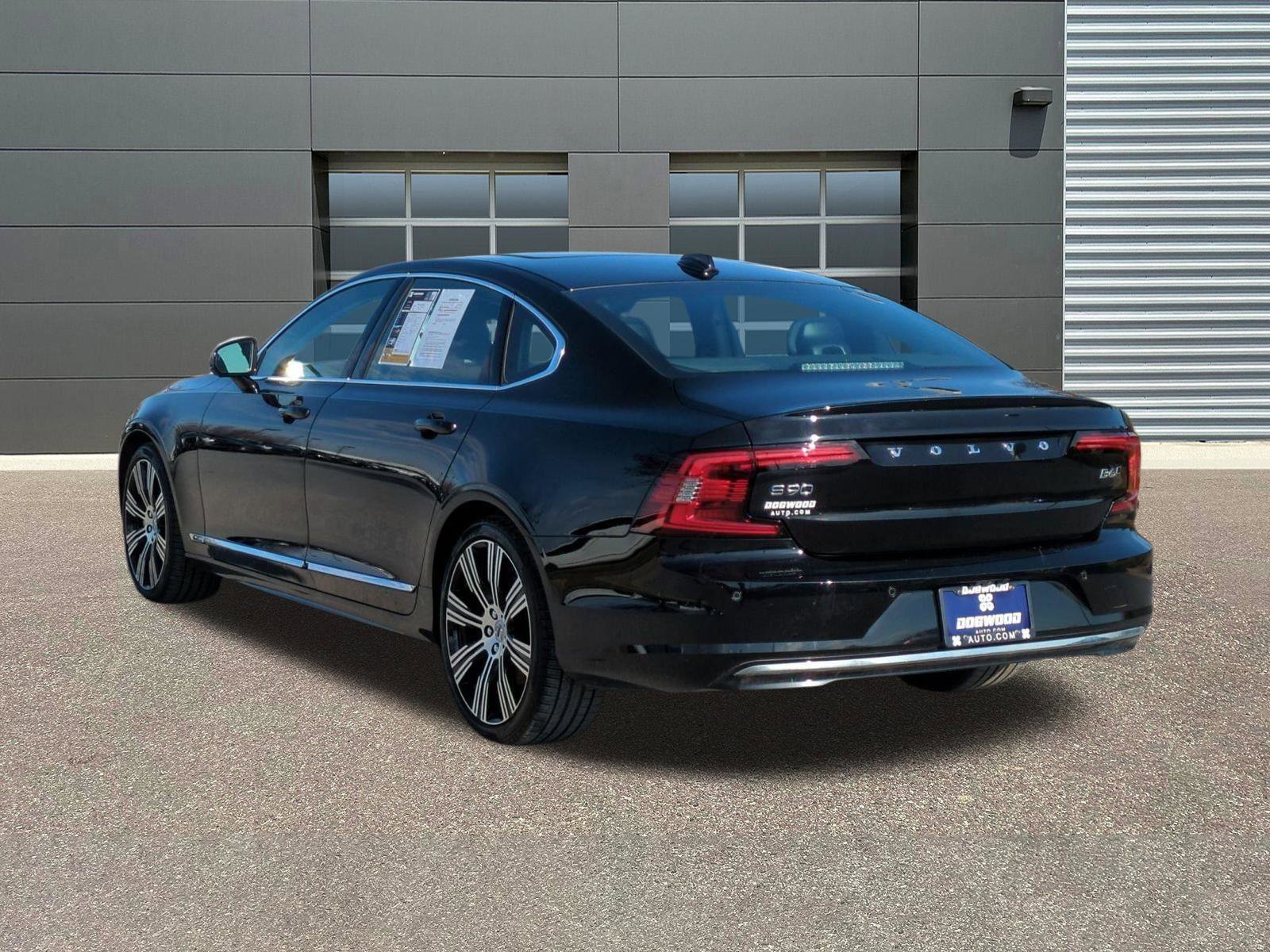 Used 2025 Volvo S90 B6 Plus image 5