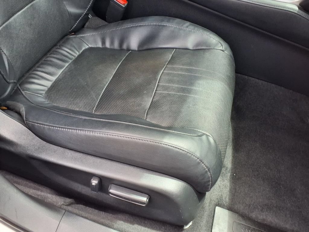 Used 2018 Honda Accord Touring image 19