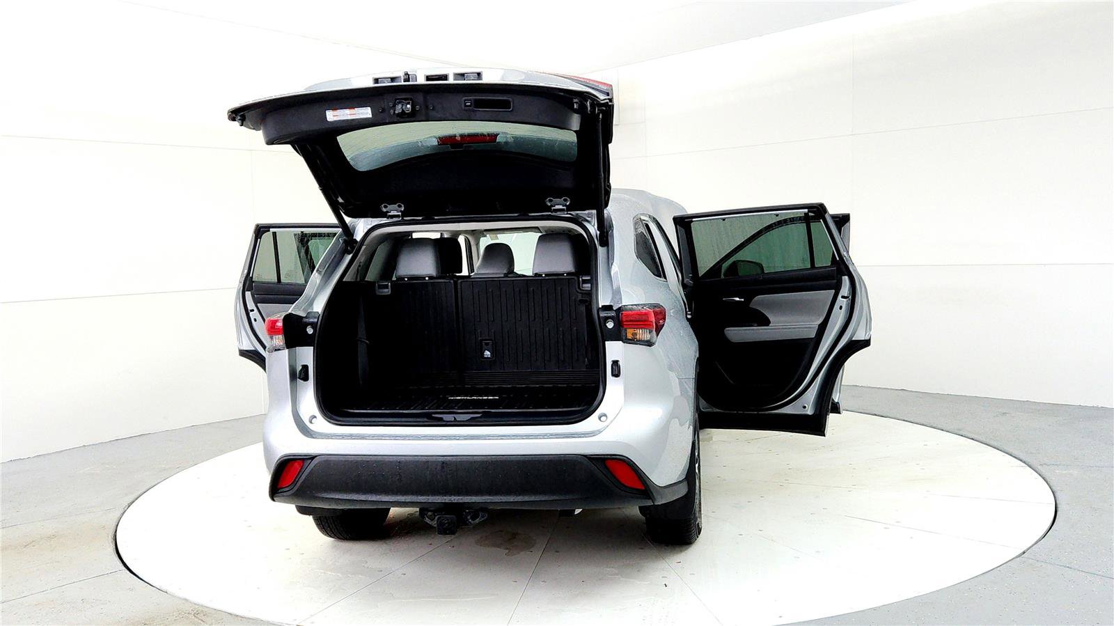 Used 2022 Toyota Highlander XLE image 11