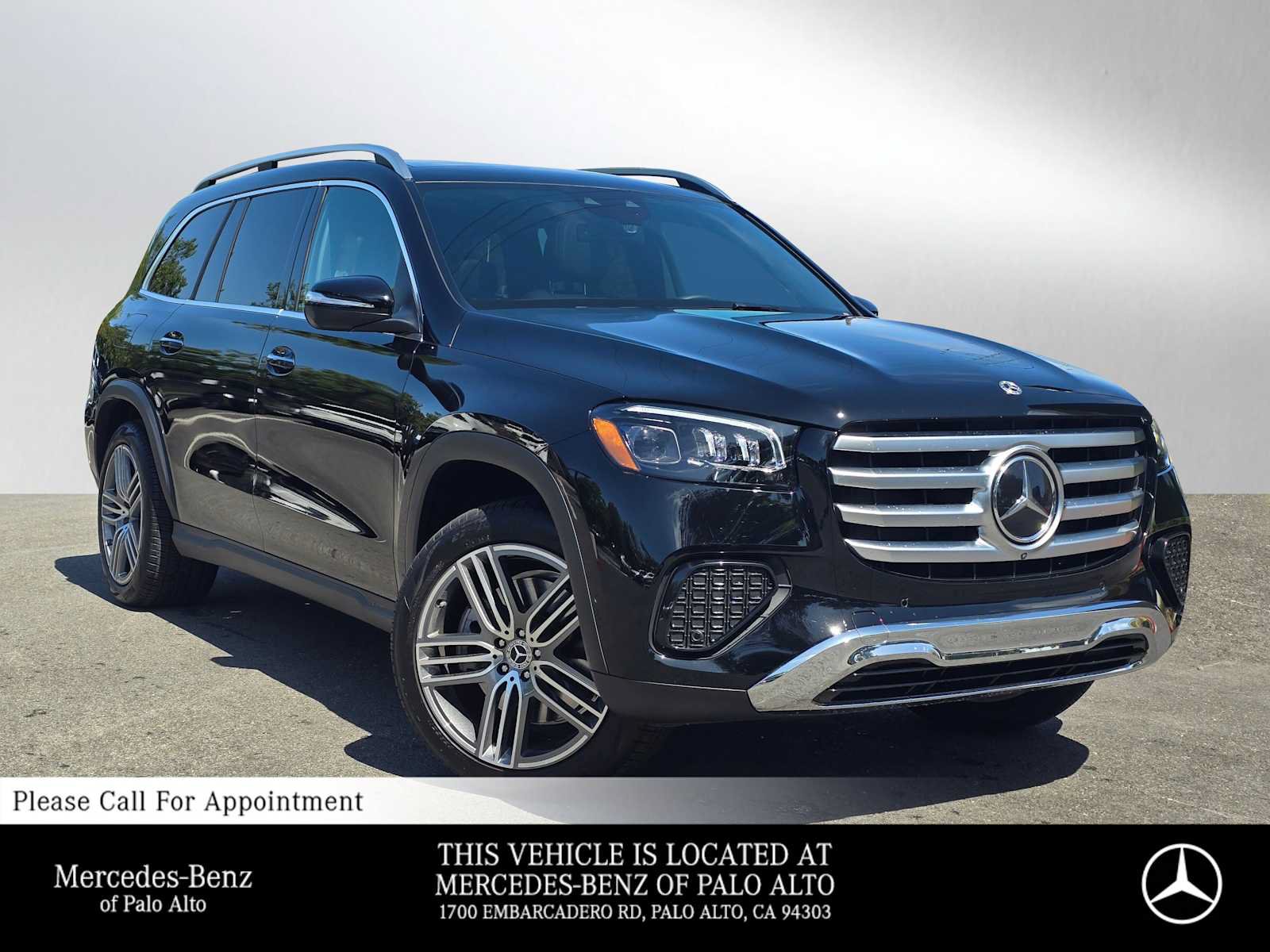 Used 2026 Mercedes-Benz GLS 450 4MATIC image 1