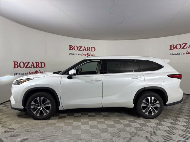 Used 2022 Toyota Highlander XLE image 5