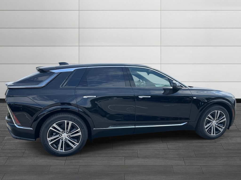 New 2026 Cadillac Lyriq Luxury RWD image 6