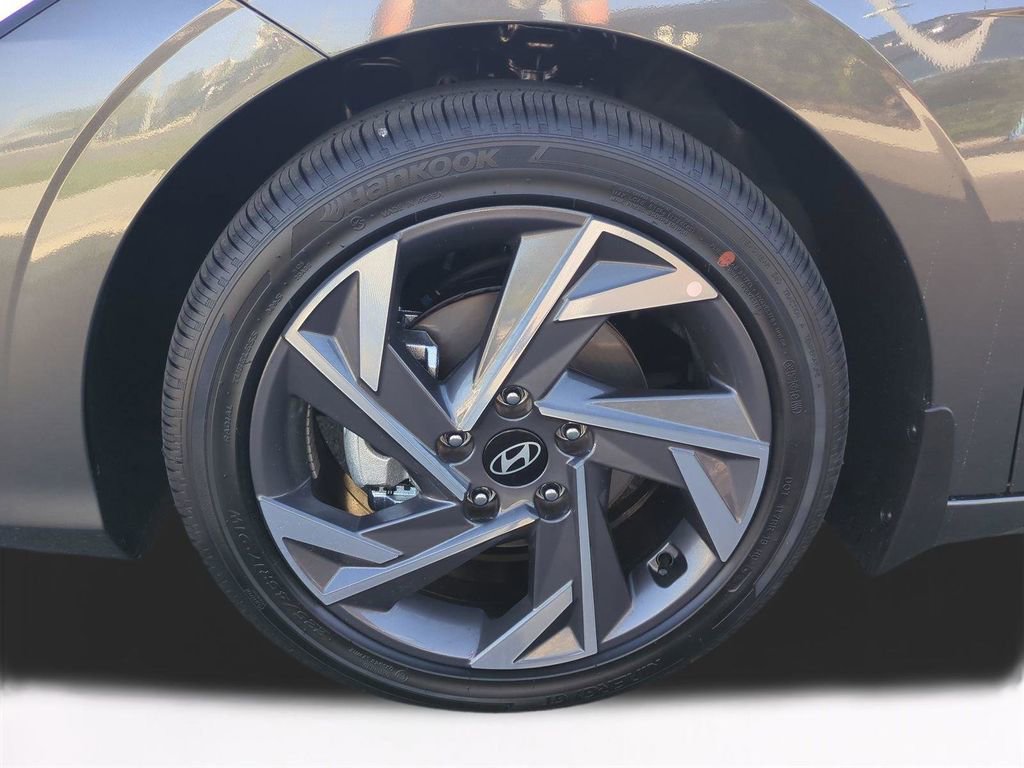 New 2026 Hyundai Elantra Limited image 11