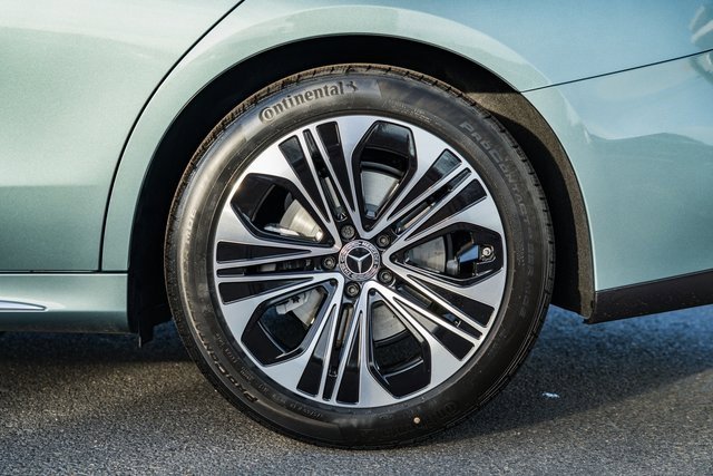 New 2026 Mercedes-Benz E 350 4MATIC Sedan image 18