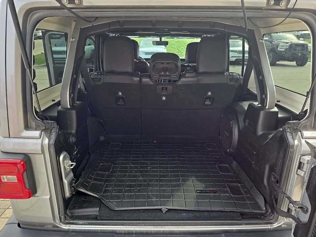 Used 2018 Jeep Wrangler Unlimited Sahara image 18