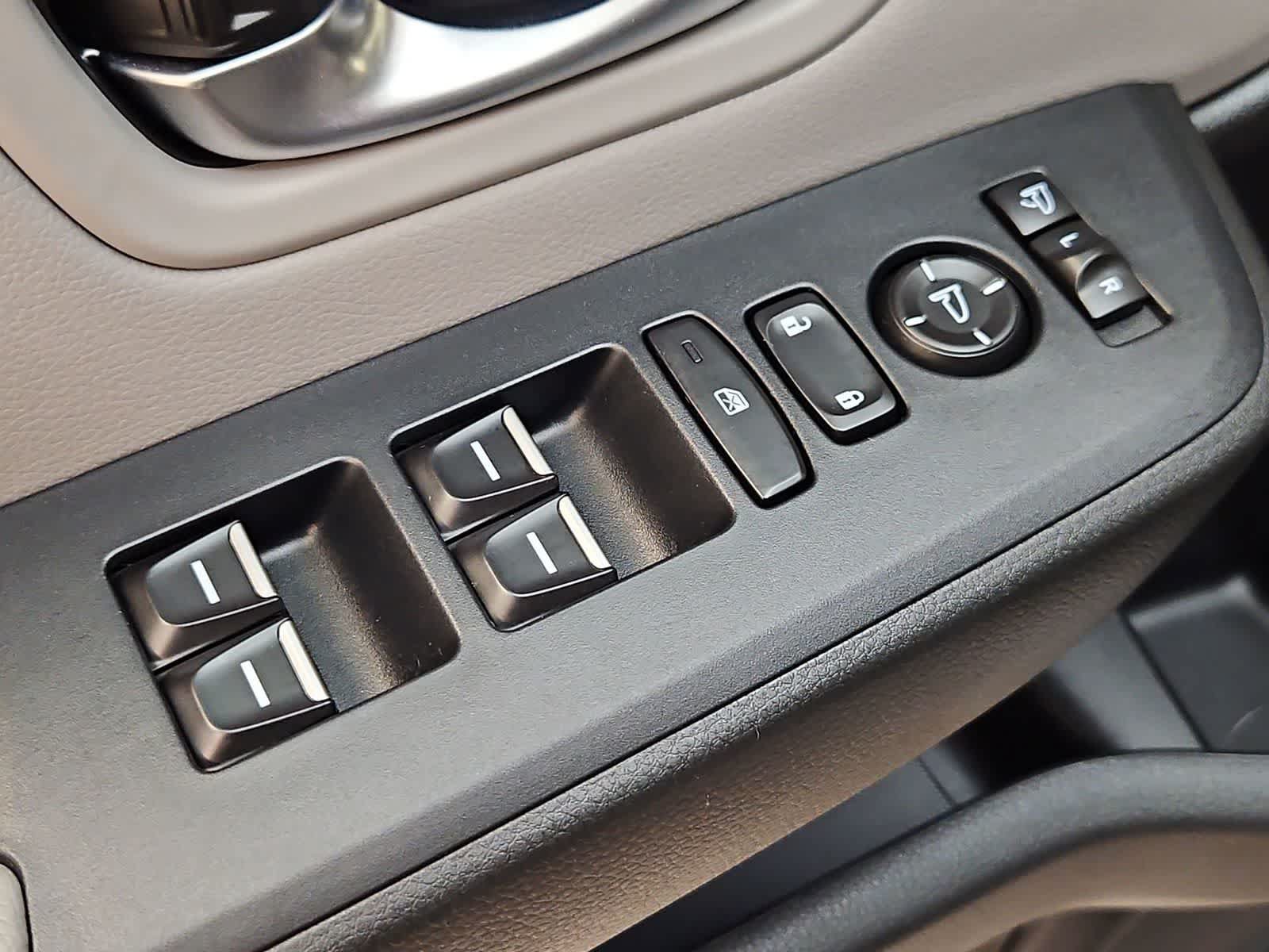 Used 2025 Honda Pilot Elite image 18