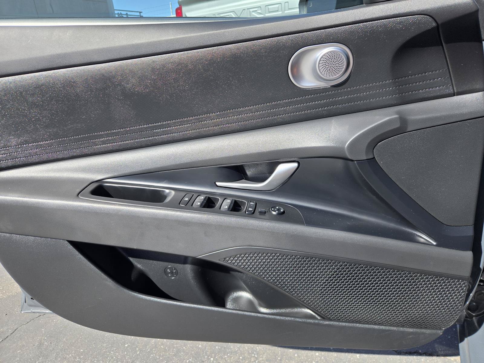 Used 2026 Hyundai Elantra Hybrid FWD image 21
