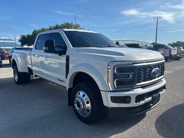 Used 2026 Ford F450 Platinum w/ FX4 Off-Road Package AWD/4WD image 3