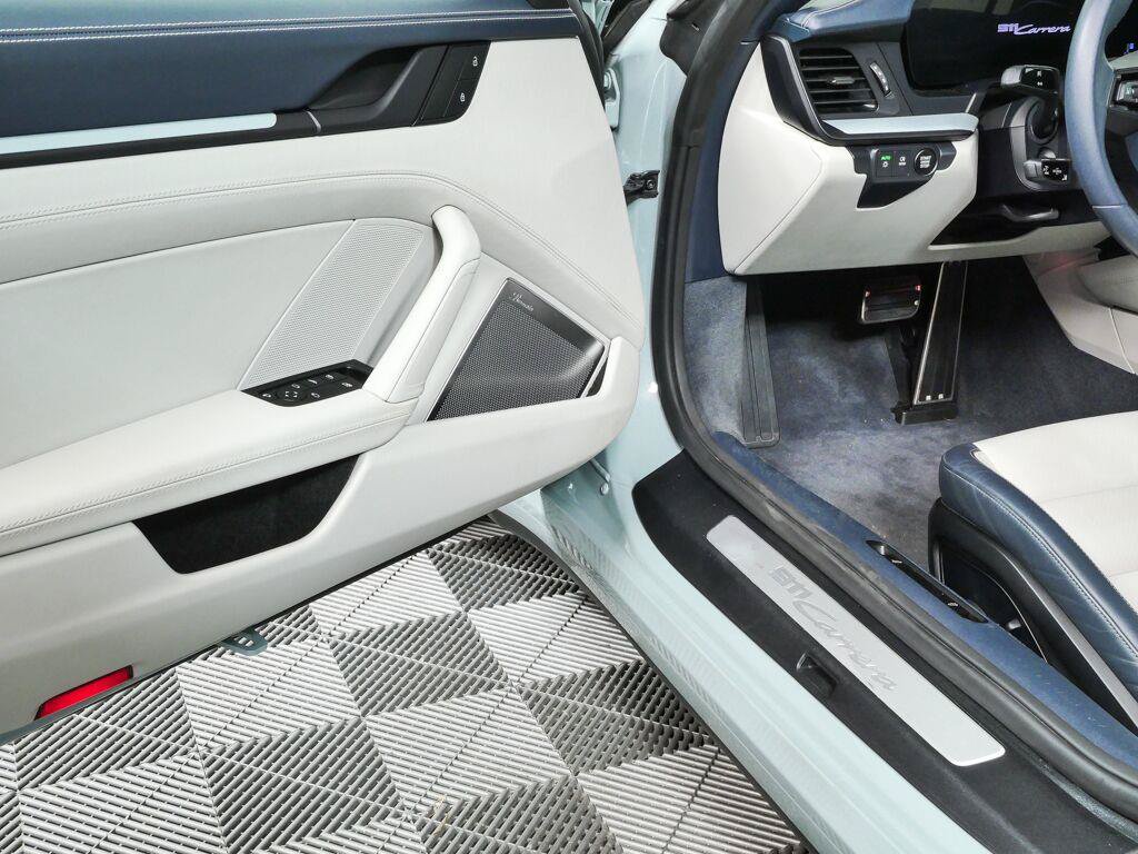 Certified 2025 Porsche 911 Carrera RWD image 8