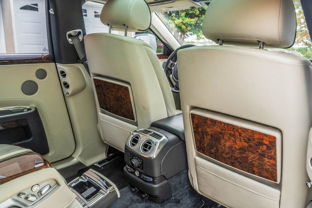 Used 2015 Rolls-Royce Ghost image 98