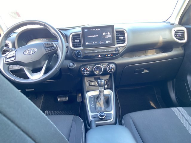 Used 2025 Hyundai Venue SEL FWD image 15