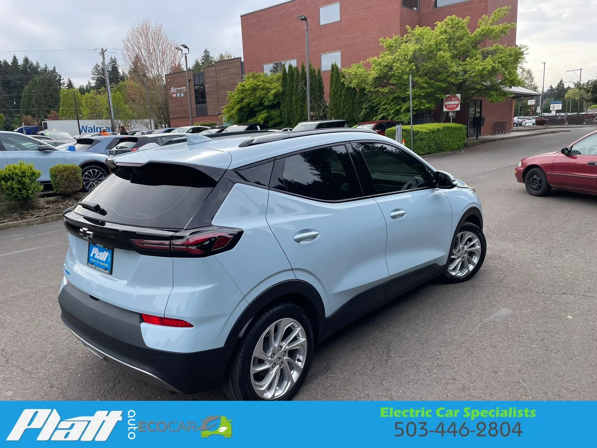 Used 2022 Chevrolet Bolt EUV LT w/ Comfort Package FWD image 9