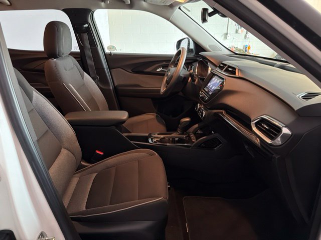 Used 2021 Chevrolet TrailBlazer LT w/ Convenience Package FWD image 24