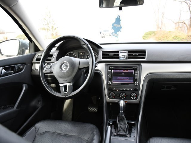 Used 2015 Volkswagen Passat 1.8T Limited Edition image 17