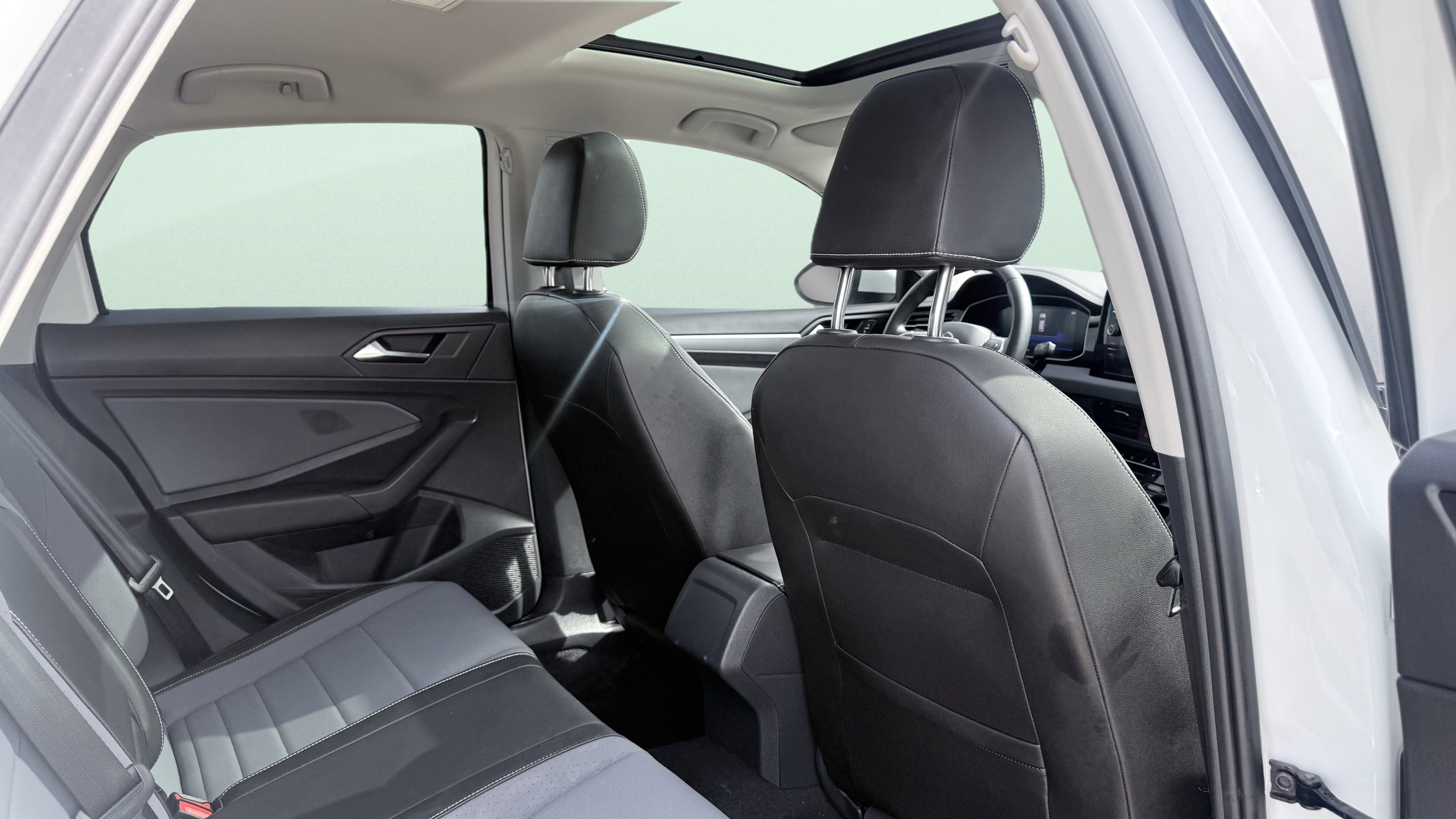 Used 2025 Volkswagen Jetta SE FWD image 37