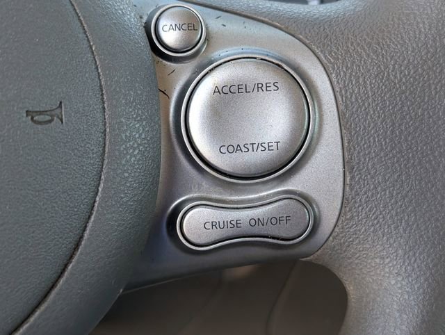 Used 2014 Nissan Versa SL image 21