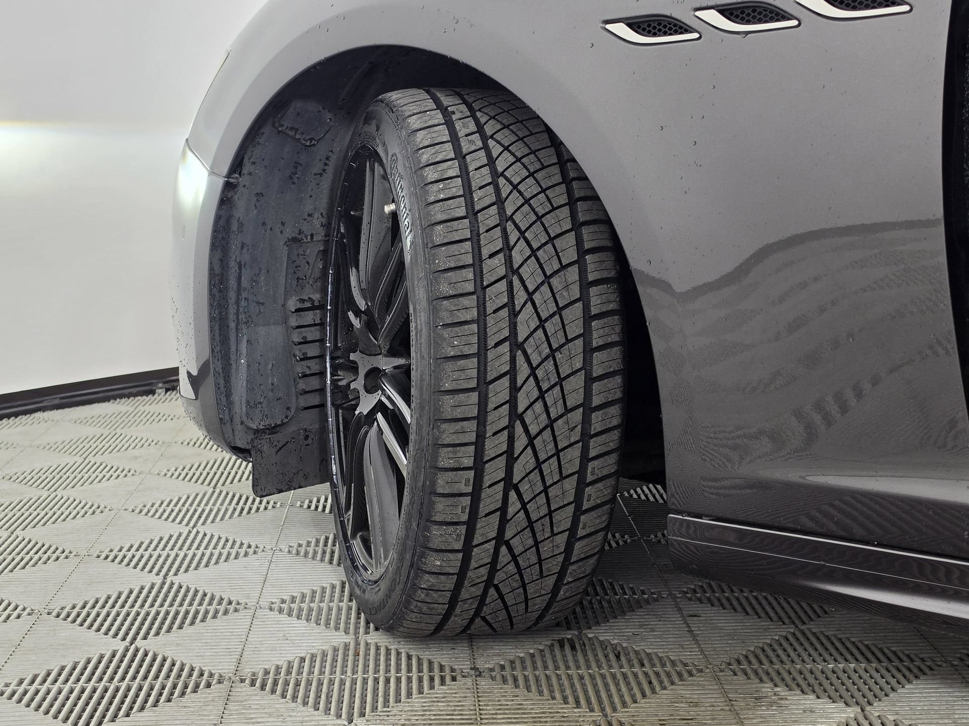 Used 2023 Maserati Ghibli Modena Q4 AWD/4WD image 45