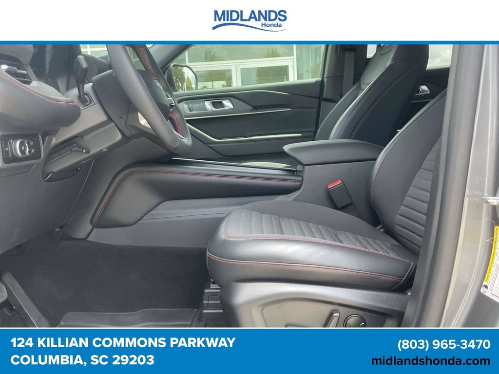 Used 2026 Ford Explorer ST-Line w/ ST-Line Street Pack AWD/4WD image 15