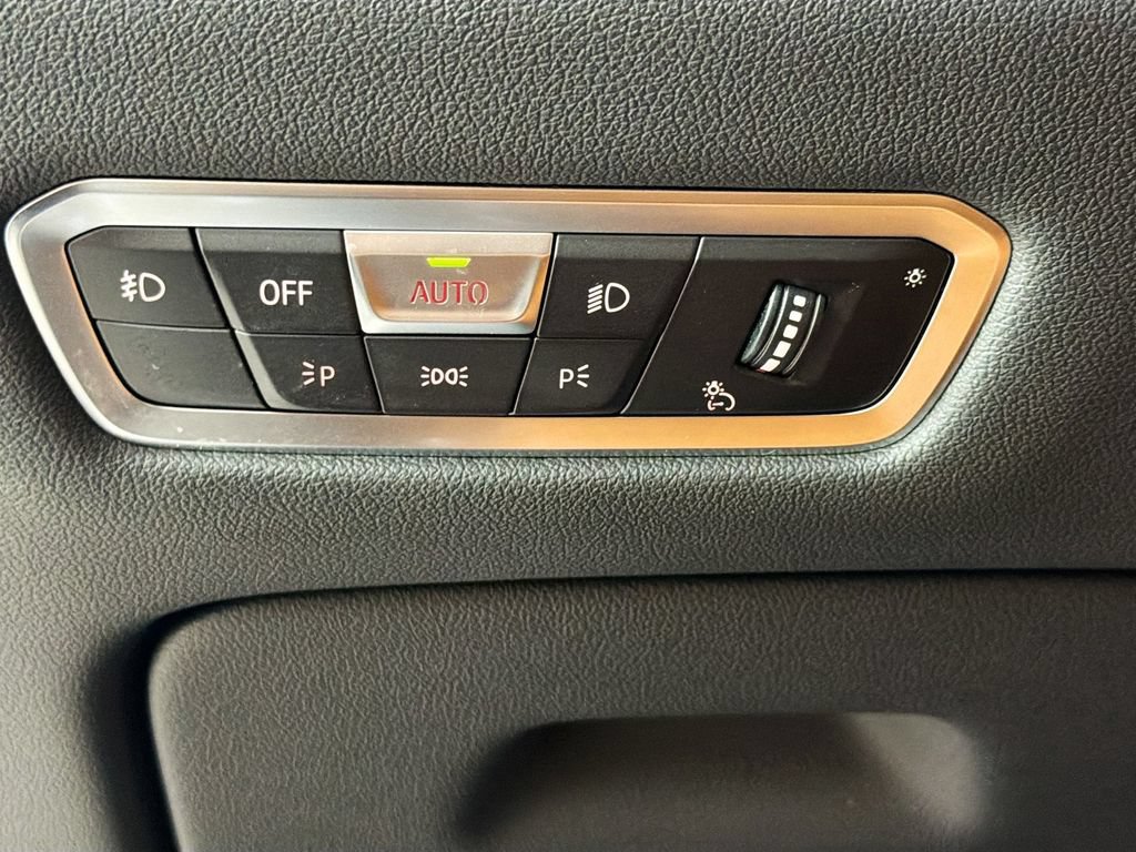 Used 2021 BMW X6 xDrive40i w/ M Sport Package AWD/4WD image 10