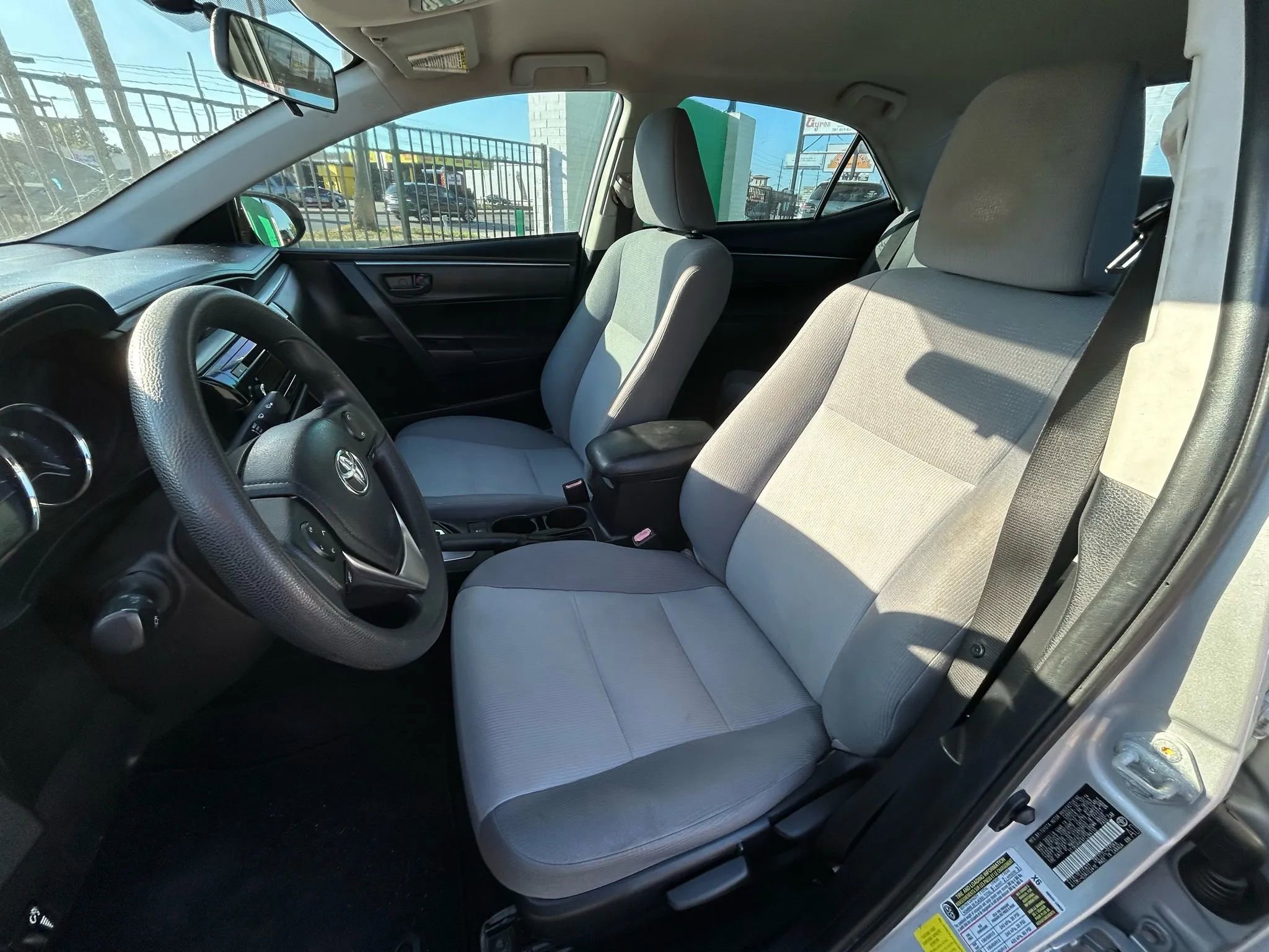 Used 2015 Toyota Corolla L image 9