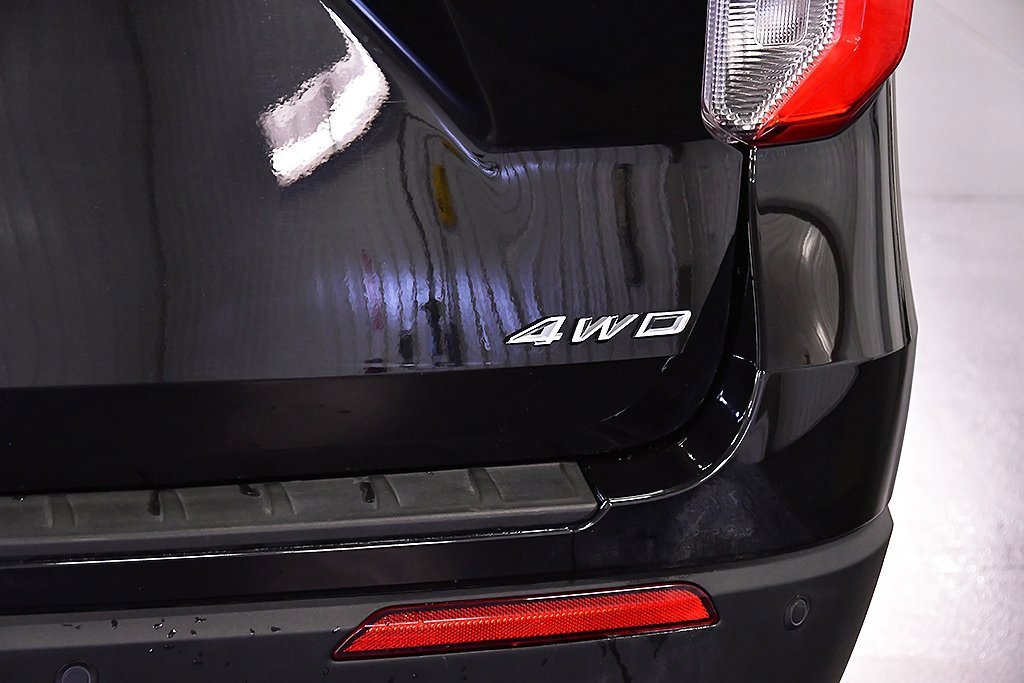 Used 2022 Ford Explorer XLT w/ Equipment Group 202A image 12