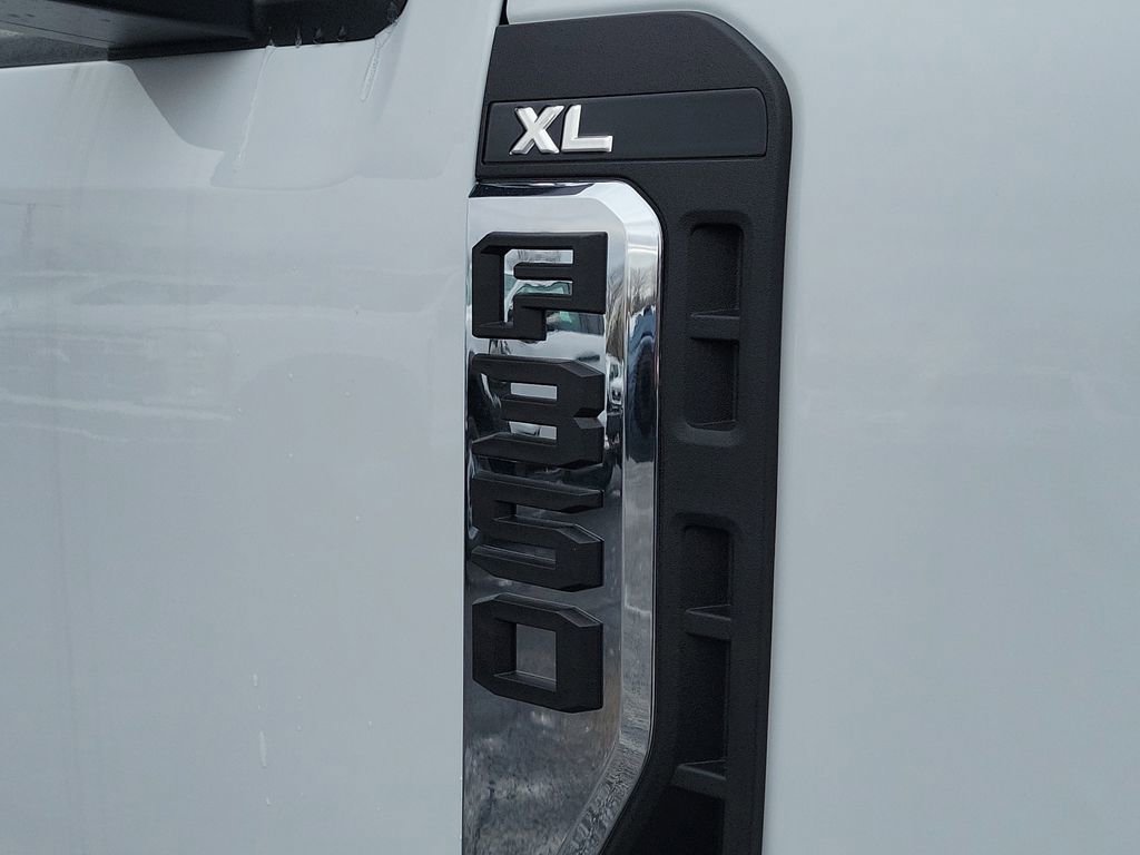 New 2026 Ford F350 XL w/ XL Chrome Package image 6