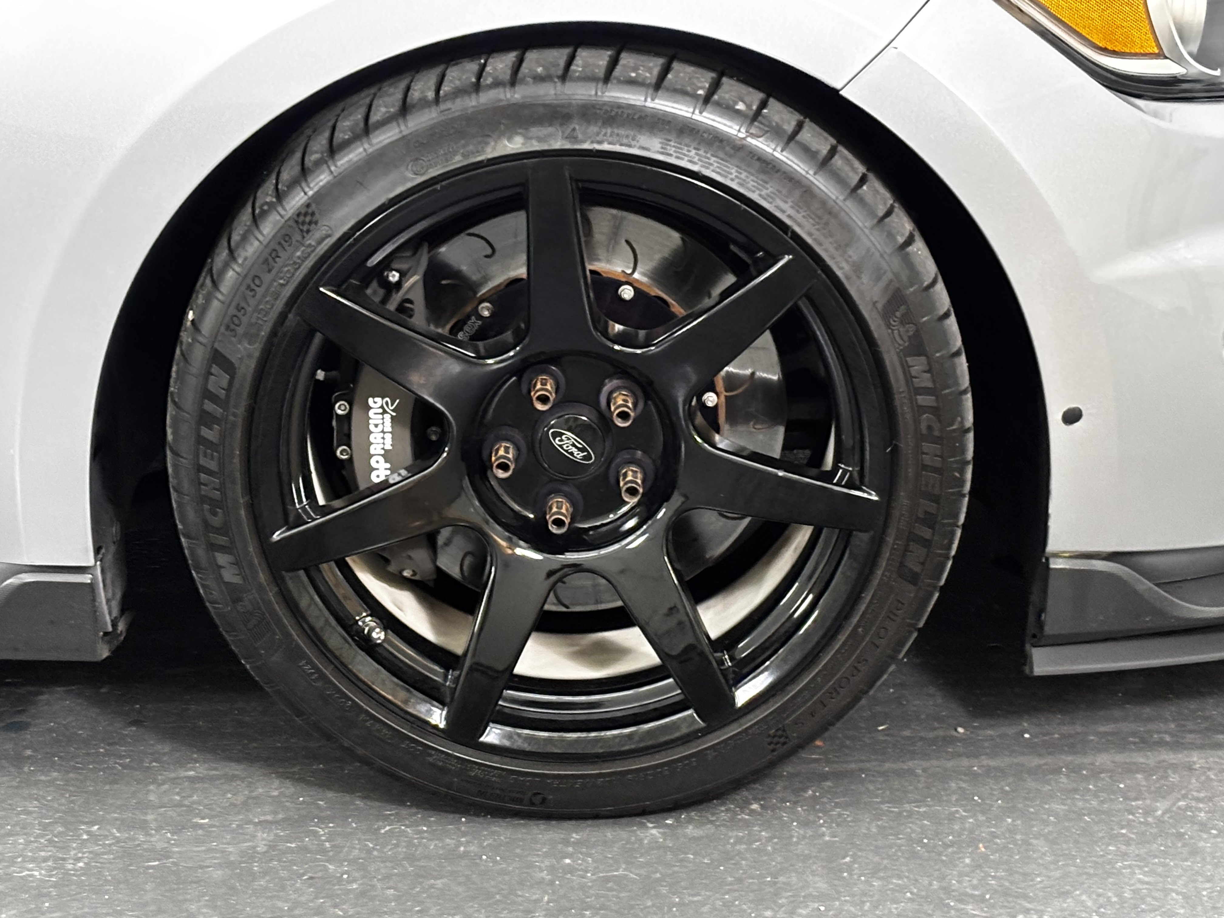 Used 2020 Ford Mustang Shelby GT350R w/ GT350R Equipment Group 920A RWD image 11