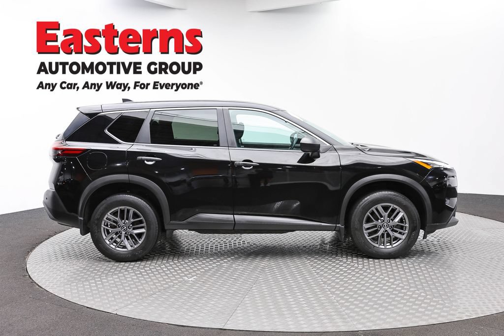 Used 2023 Nissan Rogue S AWD/4WD image 4