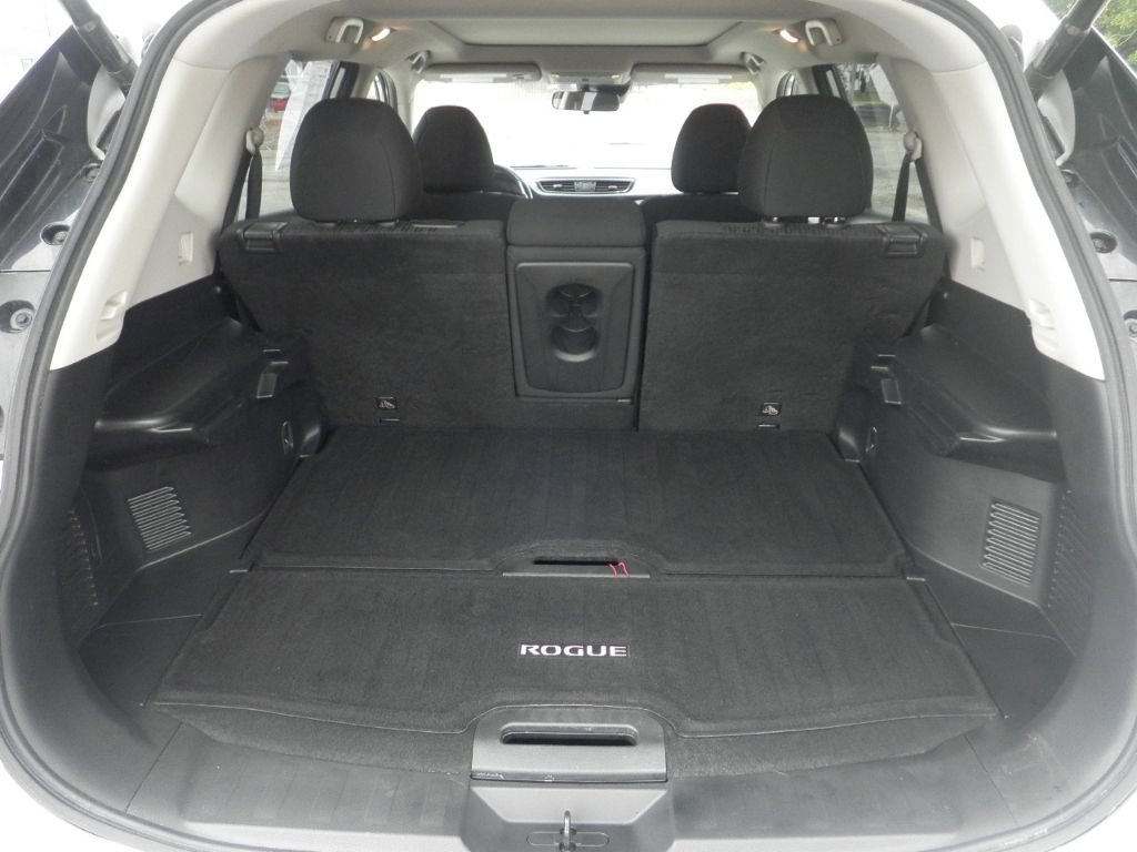 Used 2020 Nissan Rogue SV w/ Sun & Sound Touring Package image 28