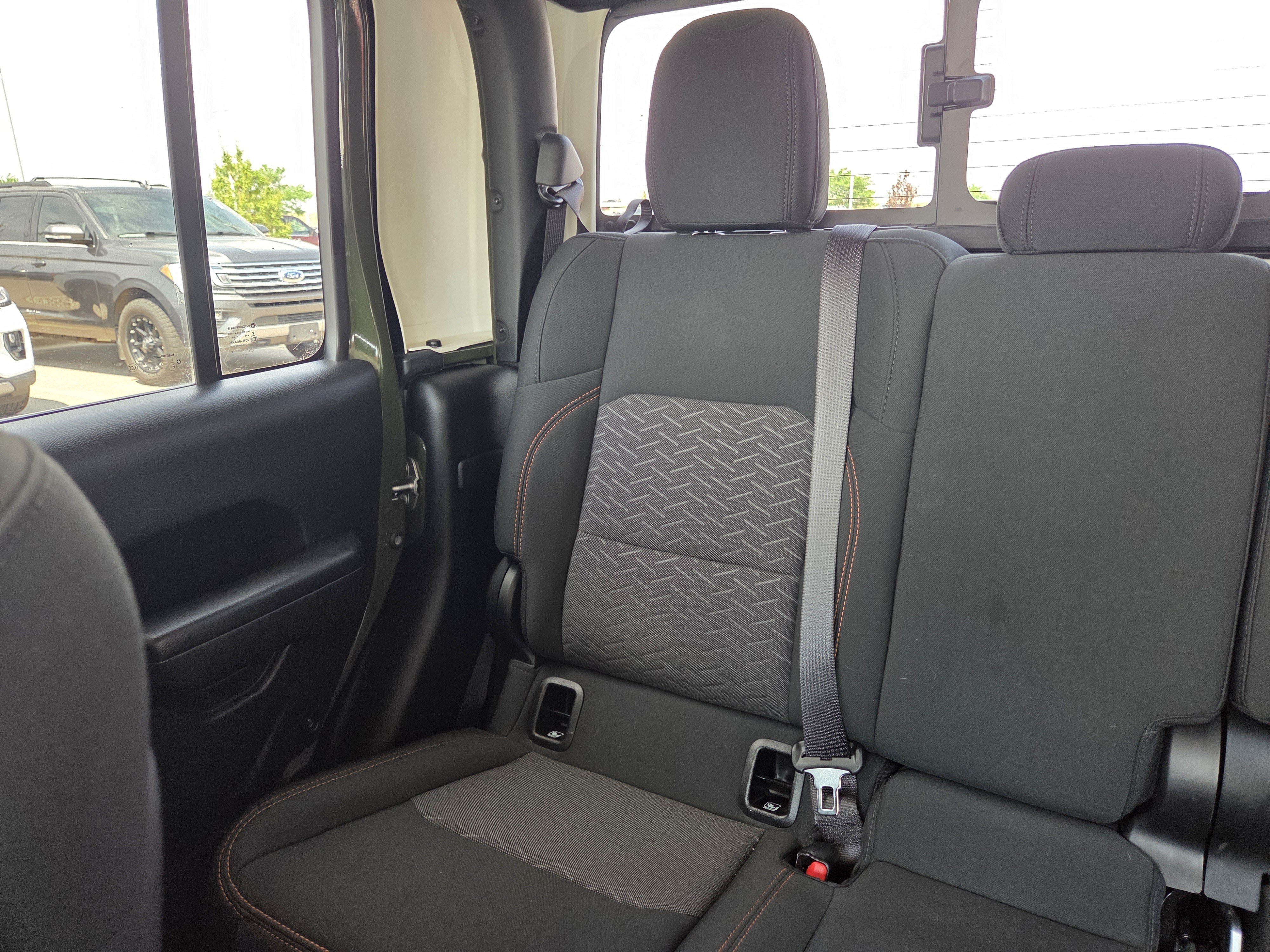 Used 2021 Jeep Gladiator Mojave AWD/4WD image 12
