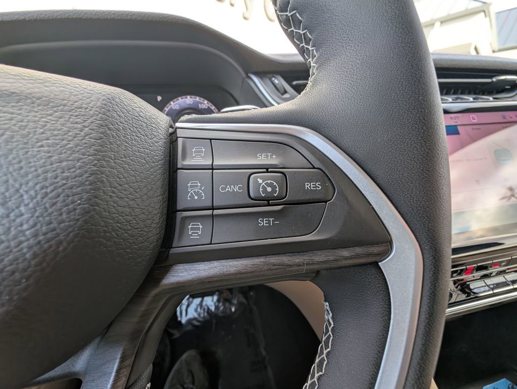 Used 2024 Jeep Grand Cherokee Limited image 20