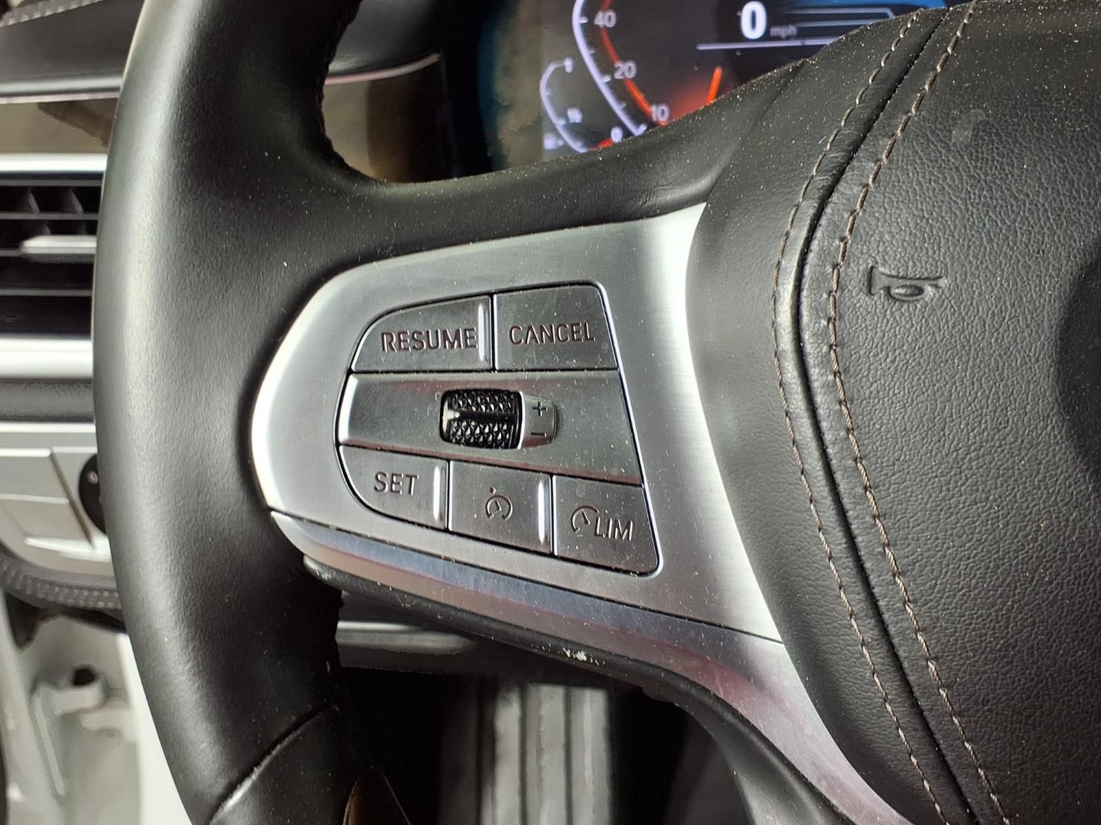 Used 2022 BMW 740i w/ Premium Package RWD image 29