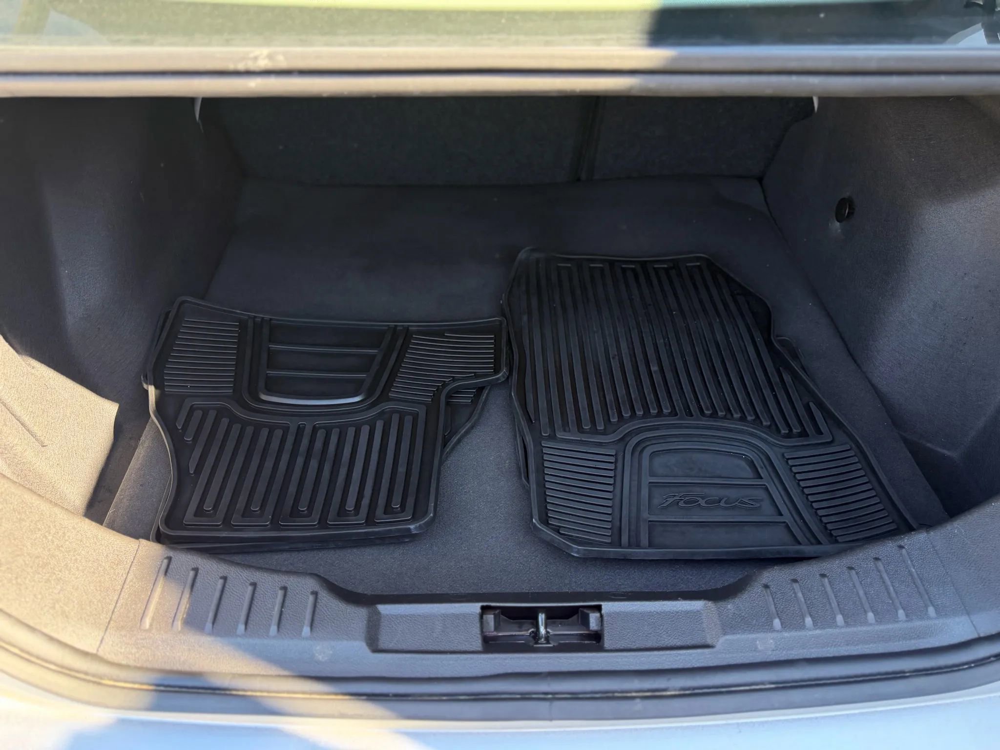 Used 2018 Ford Focus SE FWD image 32