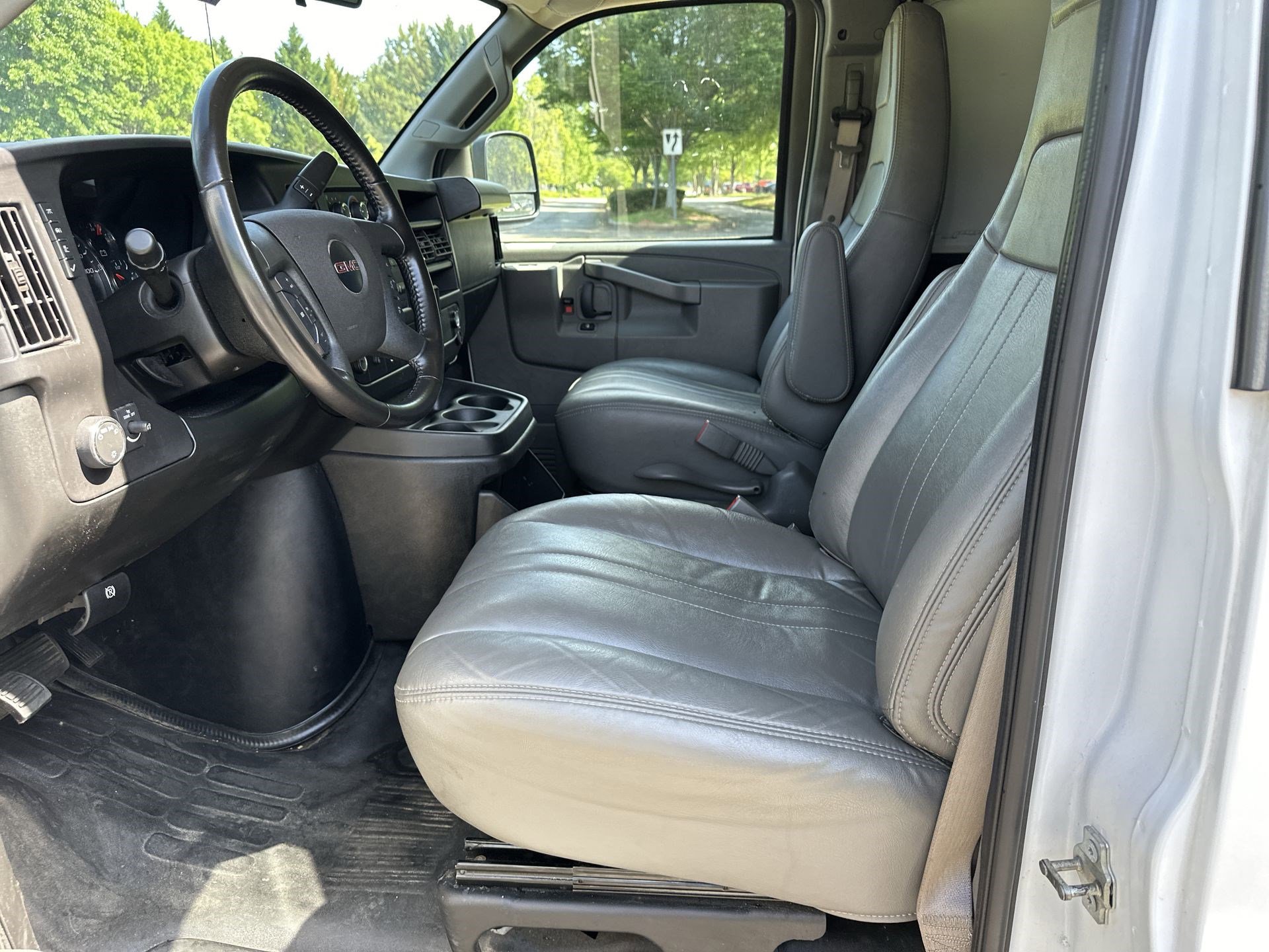 Used 2023 GMC Savana 2500 w/ Driver Convenience Package image 23