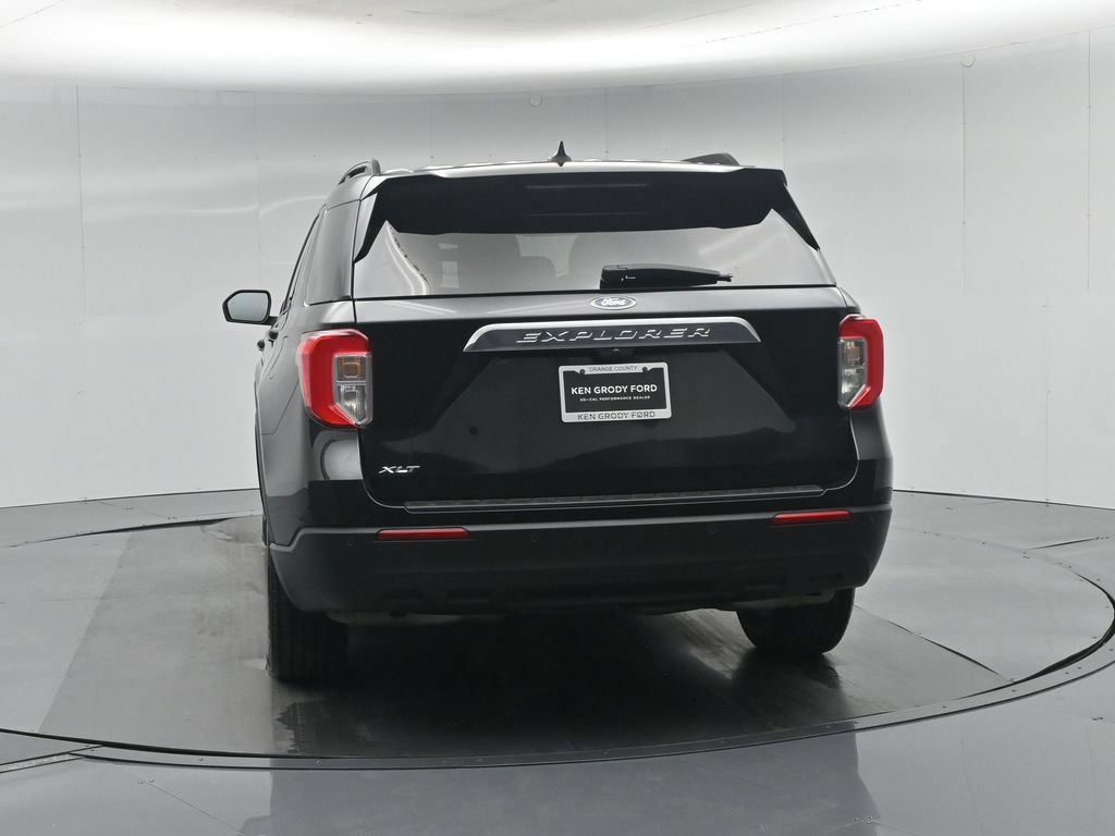 Certified 2024 Ford Explorer XLT RWD image 24