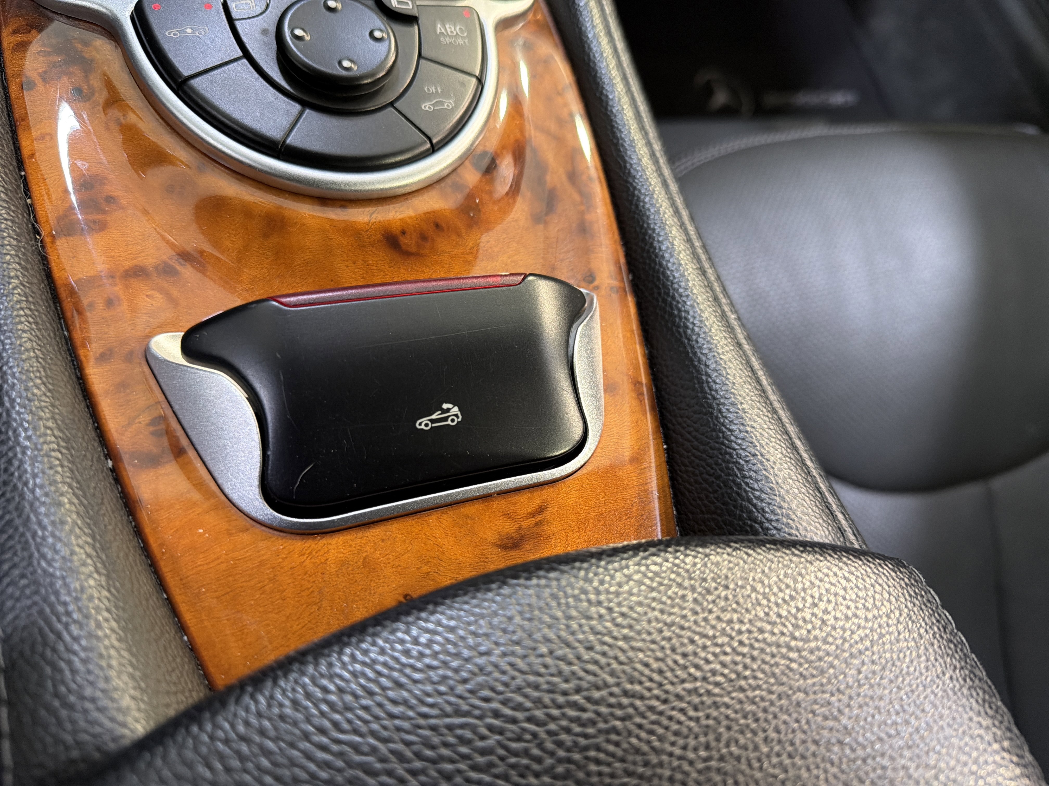 Used 2005 Mercedes-Benz SL 500 image 19