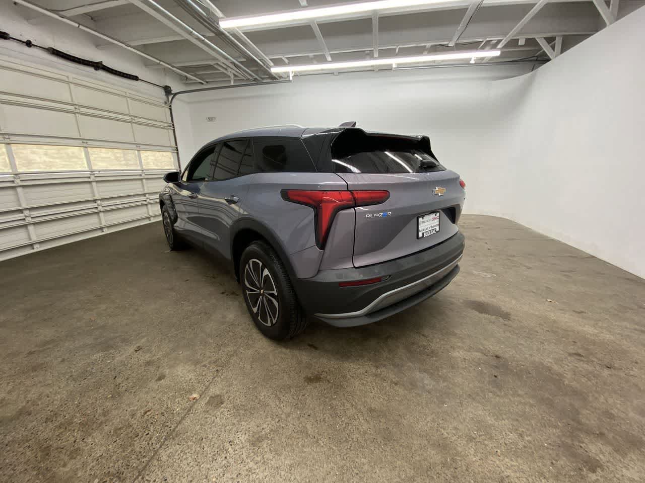 Used 2024 Chevrolet Blazer EV LT image 4