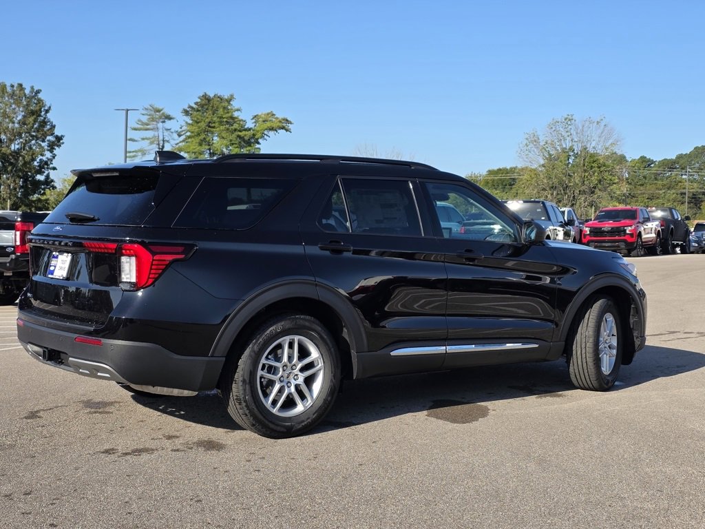 New 2025 Ford Explorer Active w/ Active Comfort Package image 8