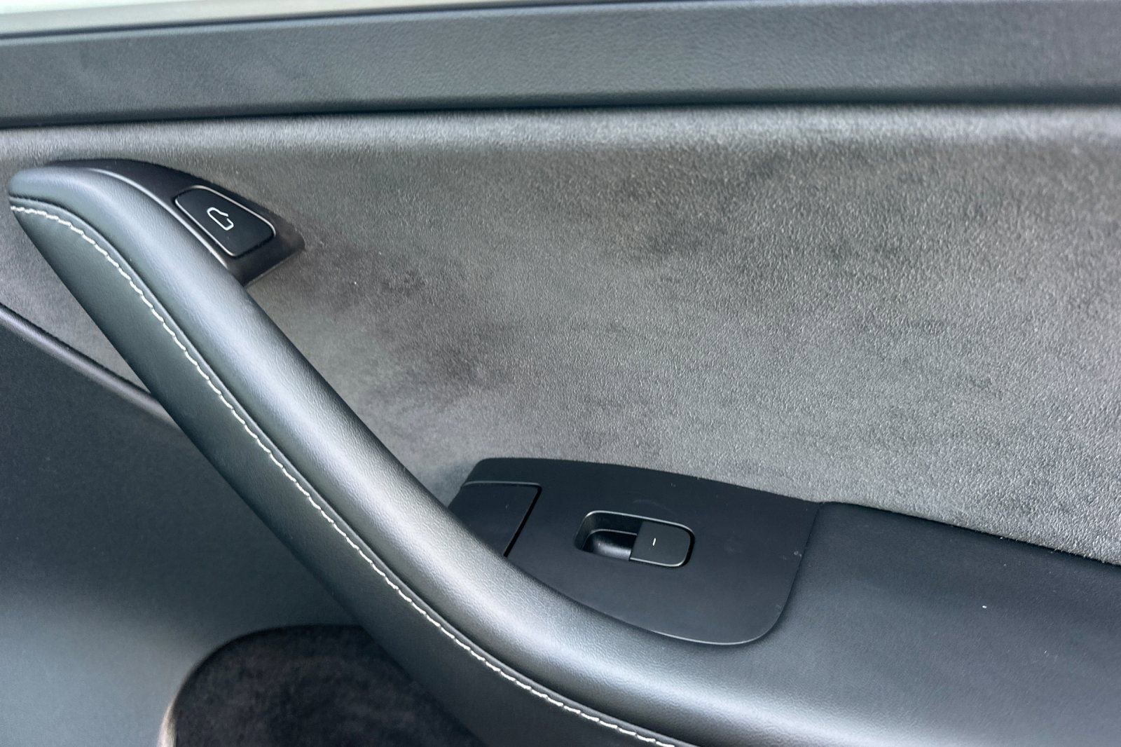 Used 2025 Tesla Model Y Long Range image 23