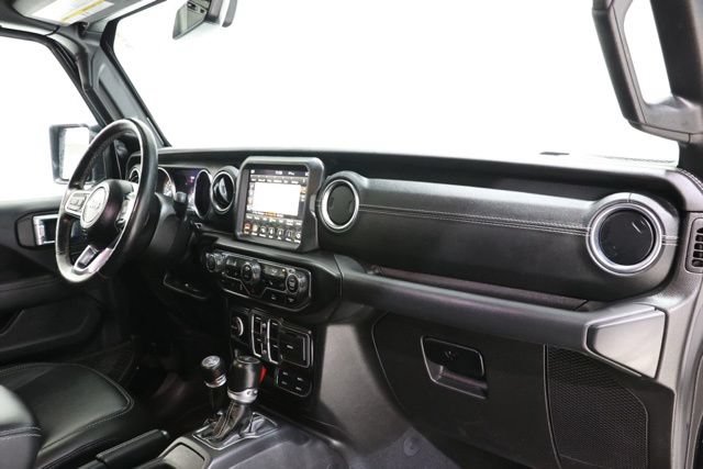 Used 2023 Jeep Wrangler Unlimited Sahara w/ Cold Weather Group AWD/4WD image 16