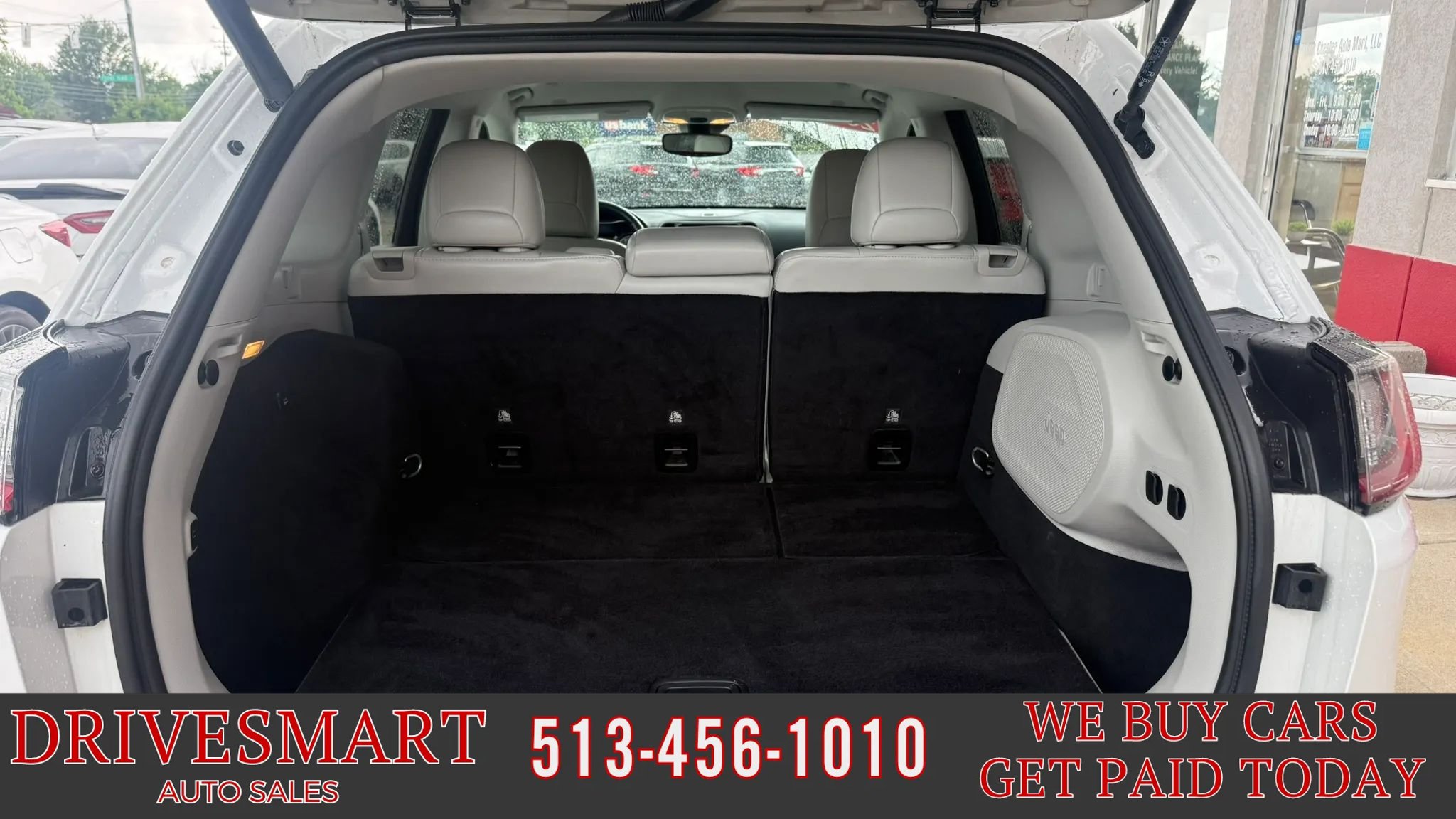 Used 2019 Jeep Cherokee Limited w/ Luxury Group FWD image 23