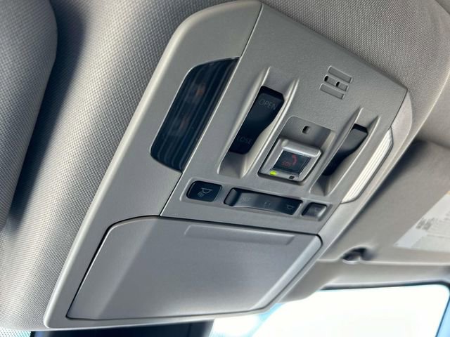 Used 2021 Toyota Highlander XLE image 40