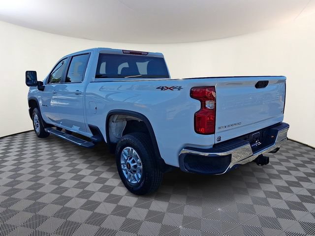 Used 2025 Chevrolet Silverado 2500 LT w/ Convenience Package AWD/4WD image 4