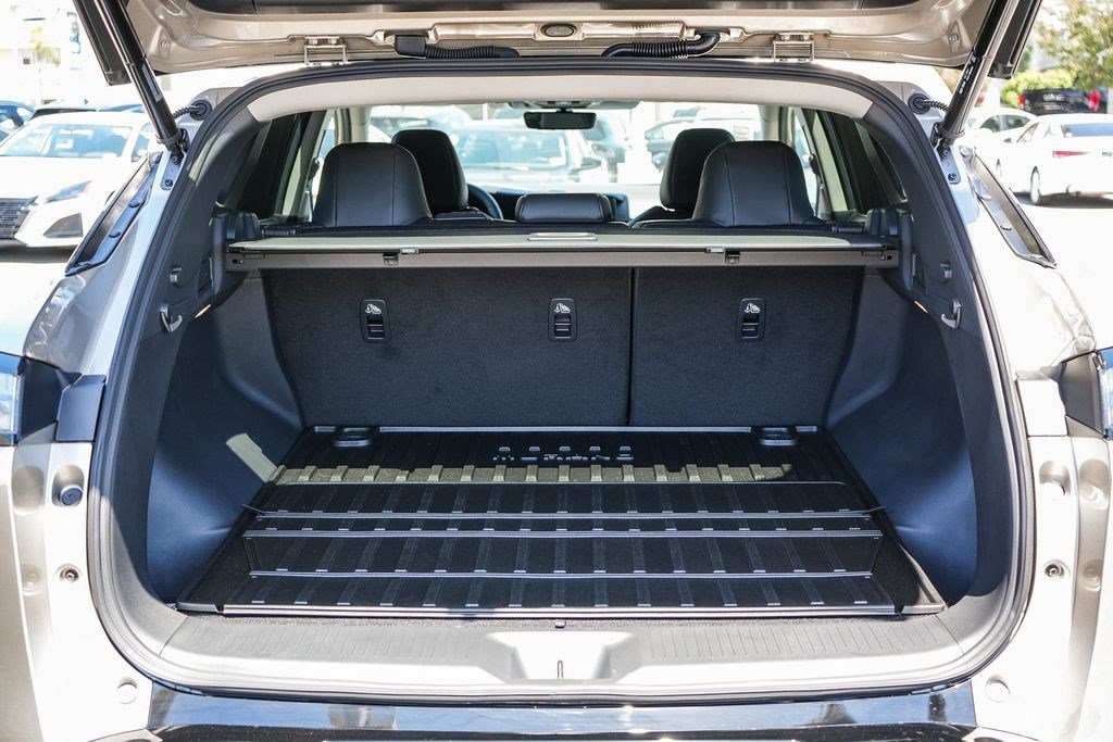New 2026 Nissan Murano Platinum w/ Cargo Package AWD/4WD image 12